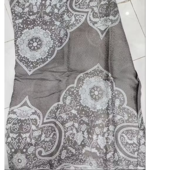 Kain batik aksara Lontara