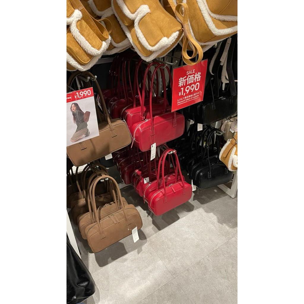 GU japan wide boston bag