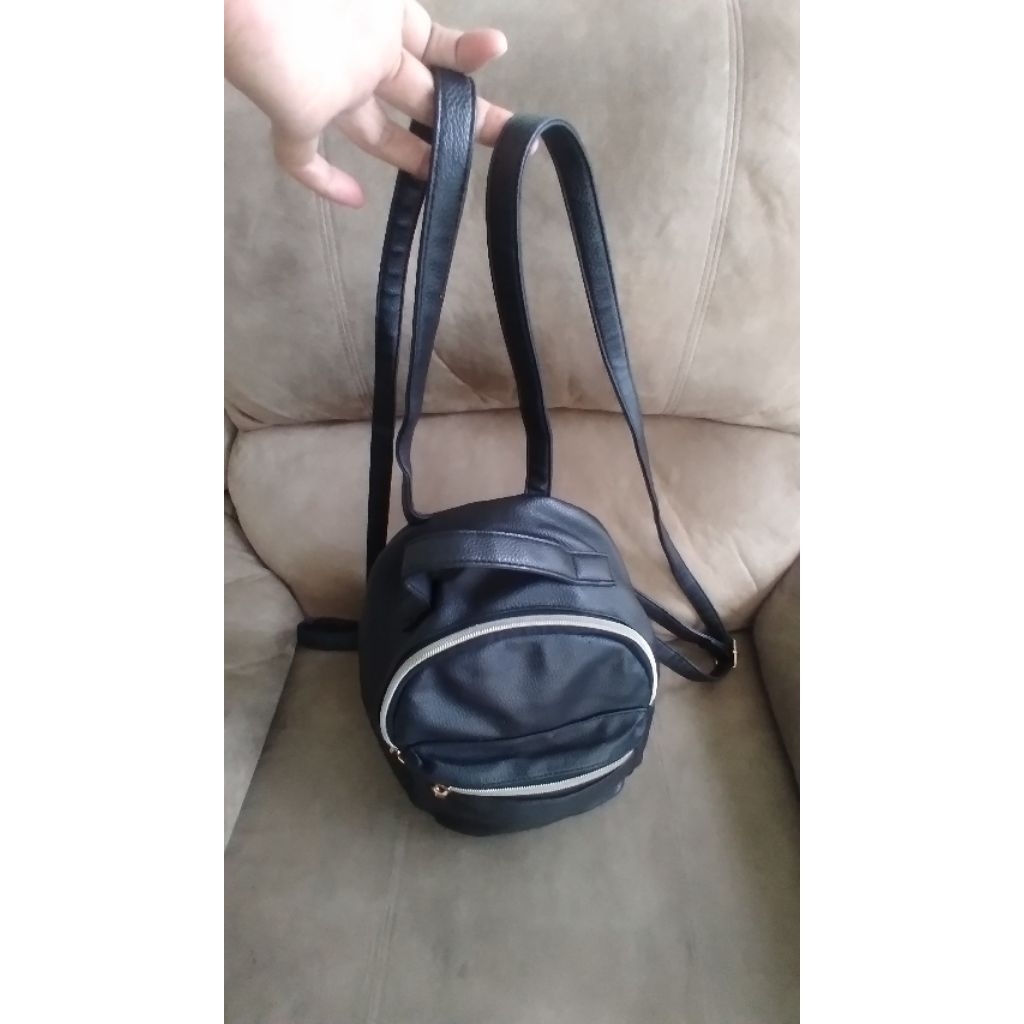 Tas Ransel Wanita Kulas Preloved Second Branded No brand ( Size 20 X 25 )