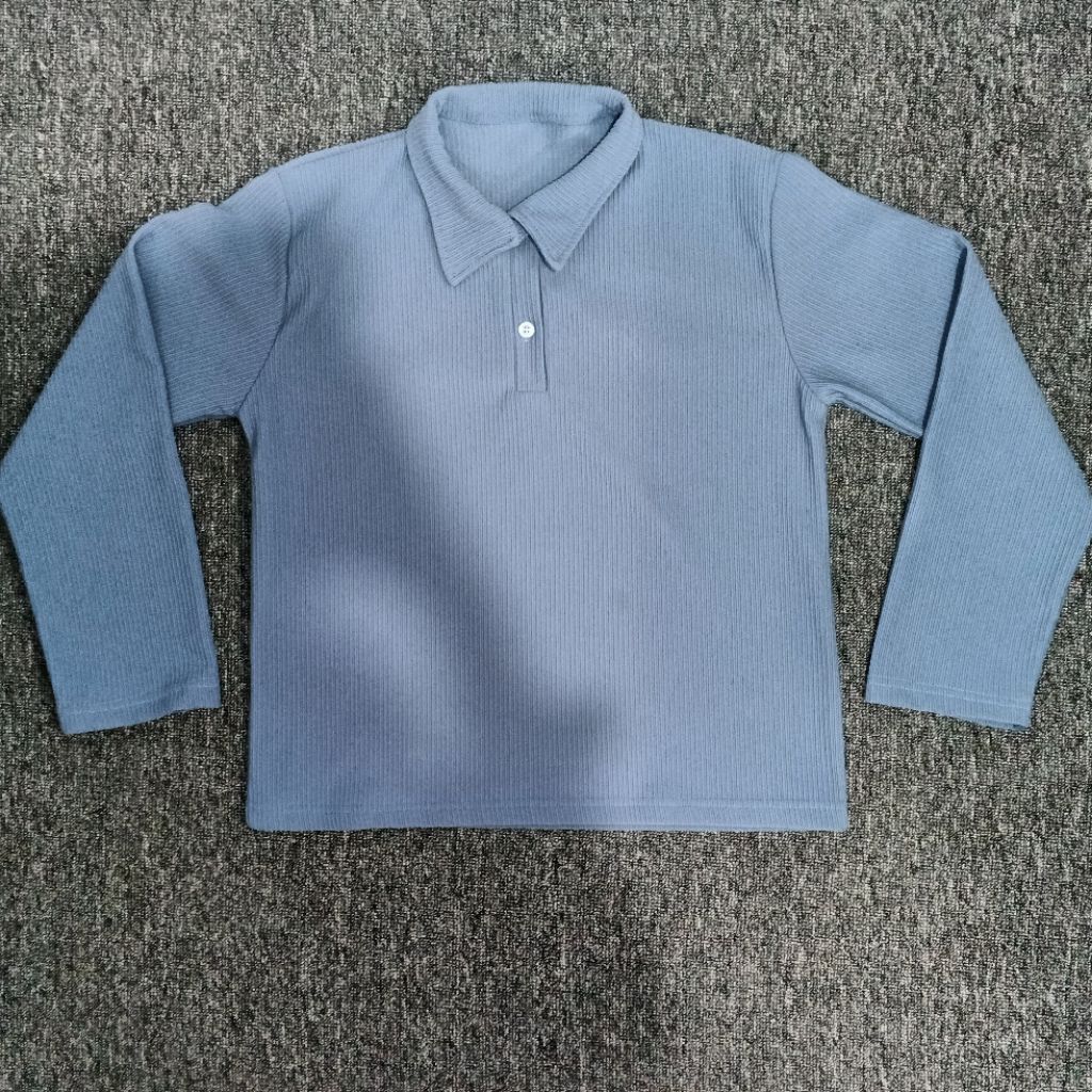 Kaos Lengan Panjang Berkerah Biru