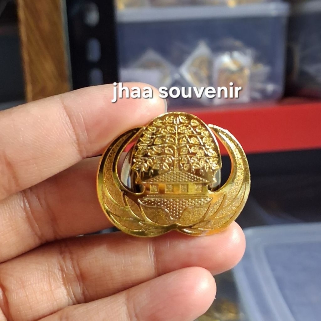 Pin korpri Magnet kuningan sepuh emas premium