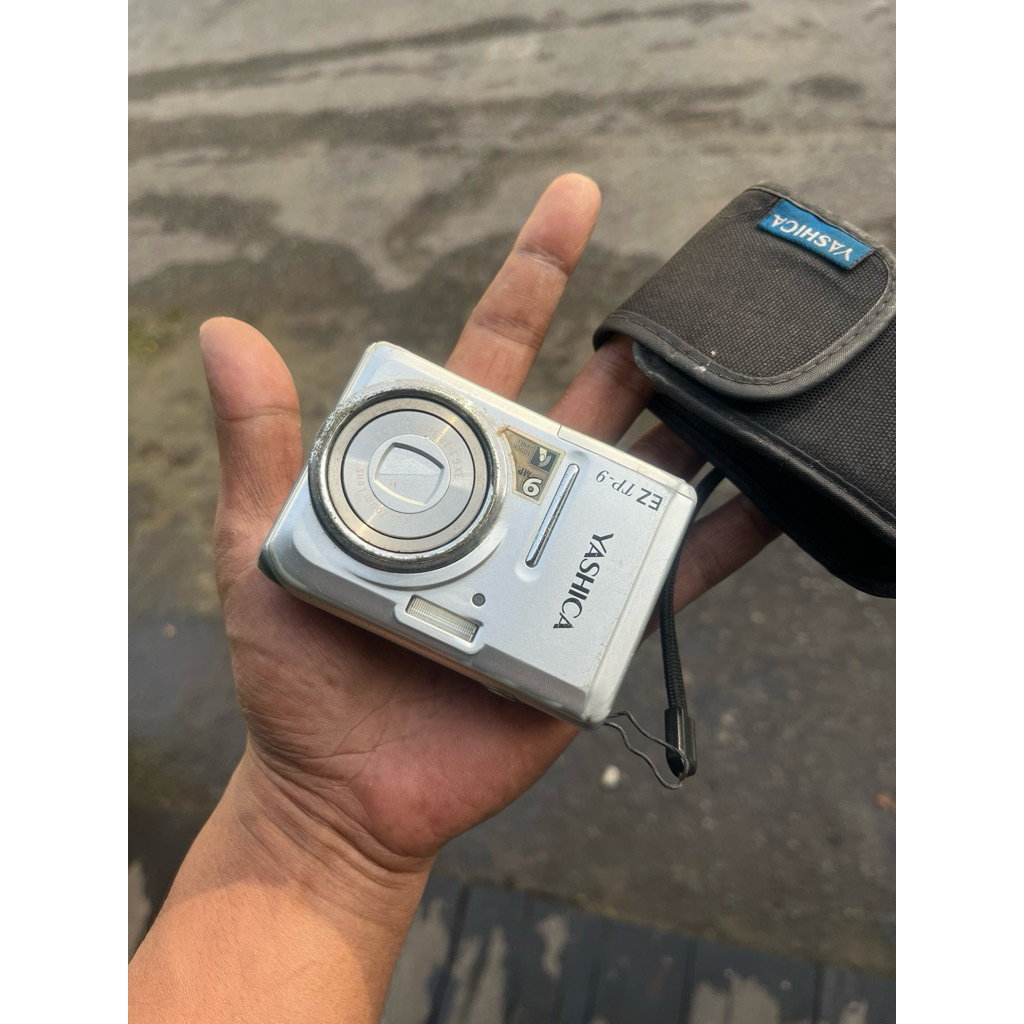 kamera digital saku Yashica EZ TP-9