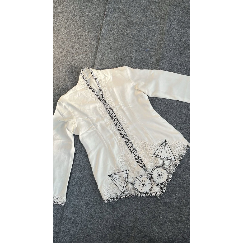 Preloved KEBAYA ENCIM