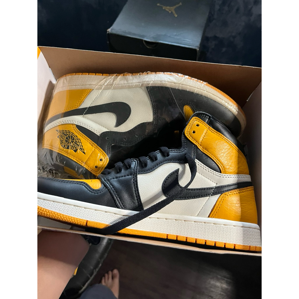 Nike Air Jordan 1 High Yellow Toe - Taxi original, stock jualan, mau cuci gudang.  Unused EU 42.5  B
