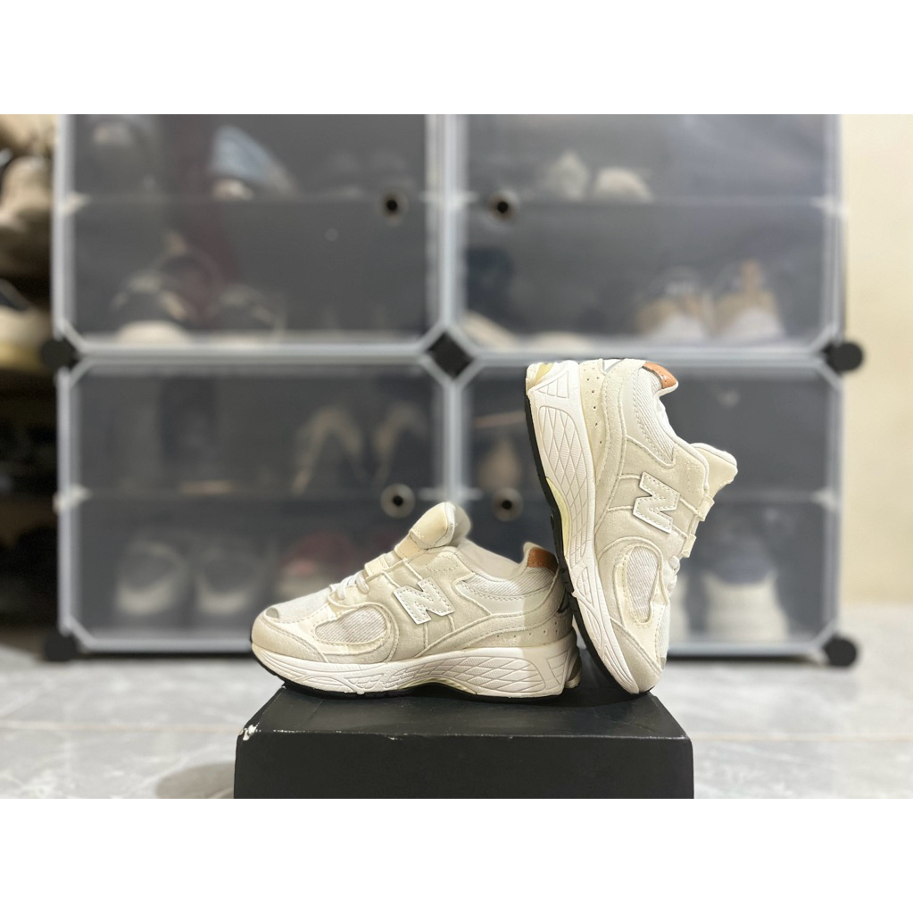 Sepatu Anak Preloved/Second Kids NB 2002R Insole 17 cm