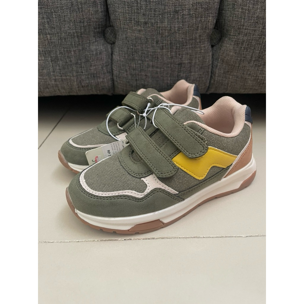 Sepatu anak Juniors by babyshop