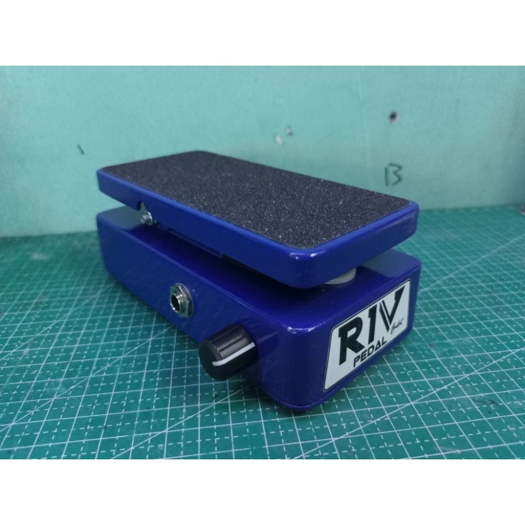 wah-wah + volume pedal riv pedals