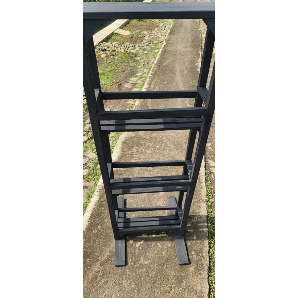 RAK BENSIN ECERAN WARNA HITAM RAK BENSIN RAK BOTOL RAK JERIGEN RAK JUALAN WARNA HITAM