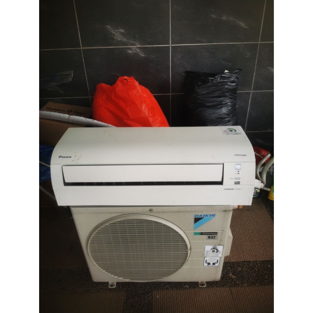 AC Daikin inverter 2PK (like new)