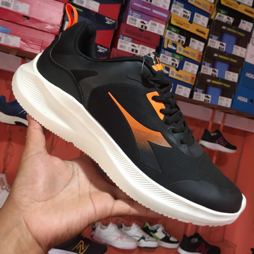 Sepatu Pria Diadora HARUN Original size 42 & 44