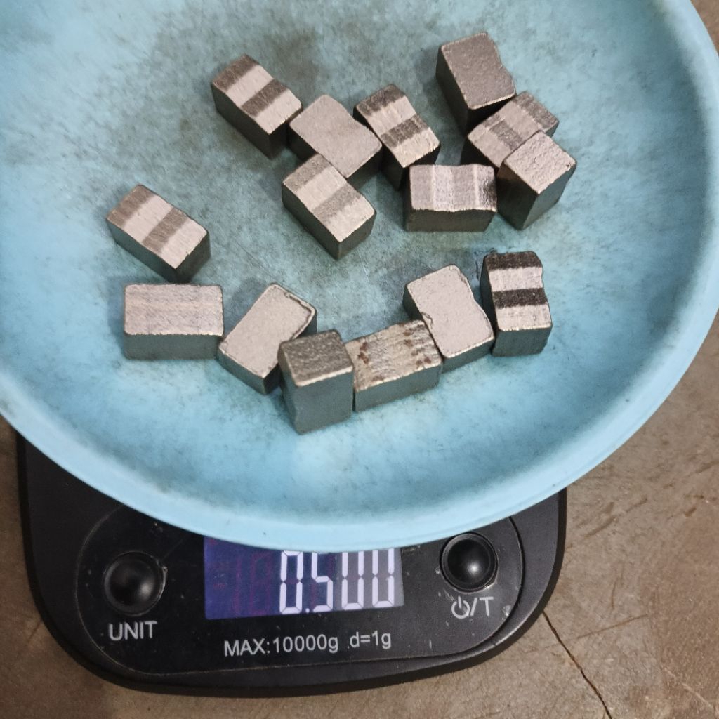 Segment kiloan 0.5kg. Untuk batuan keras
