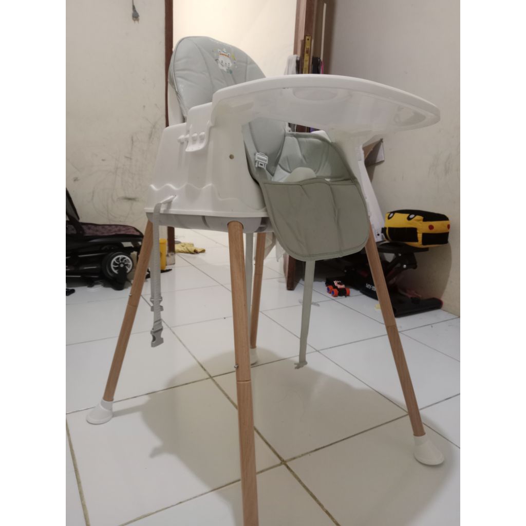 kursi makan bayi sugarbaby preloved masih bagus,mines tidak ada tatakan kursi sama roda