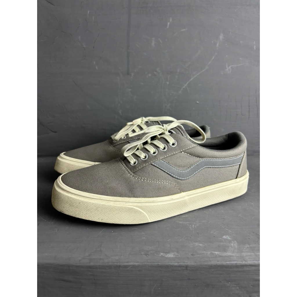 VENTELA DISTRO SIZE 41 ( BEKAS )