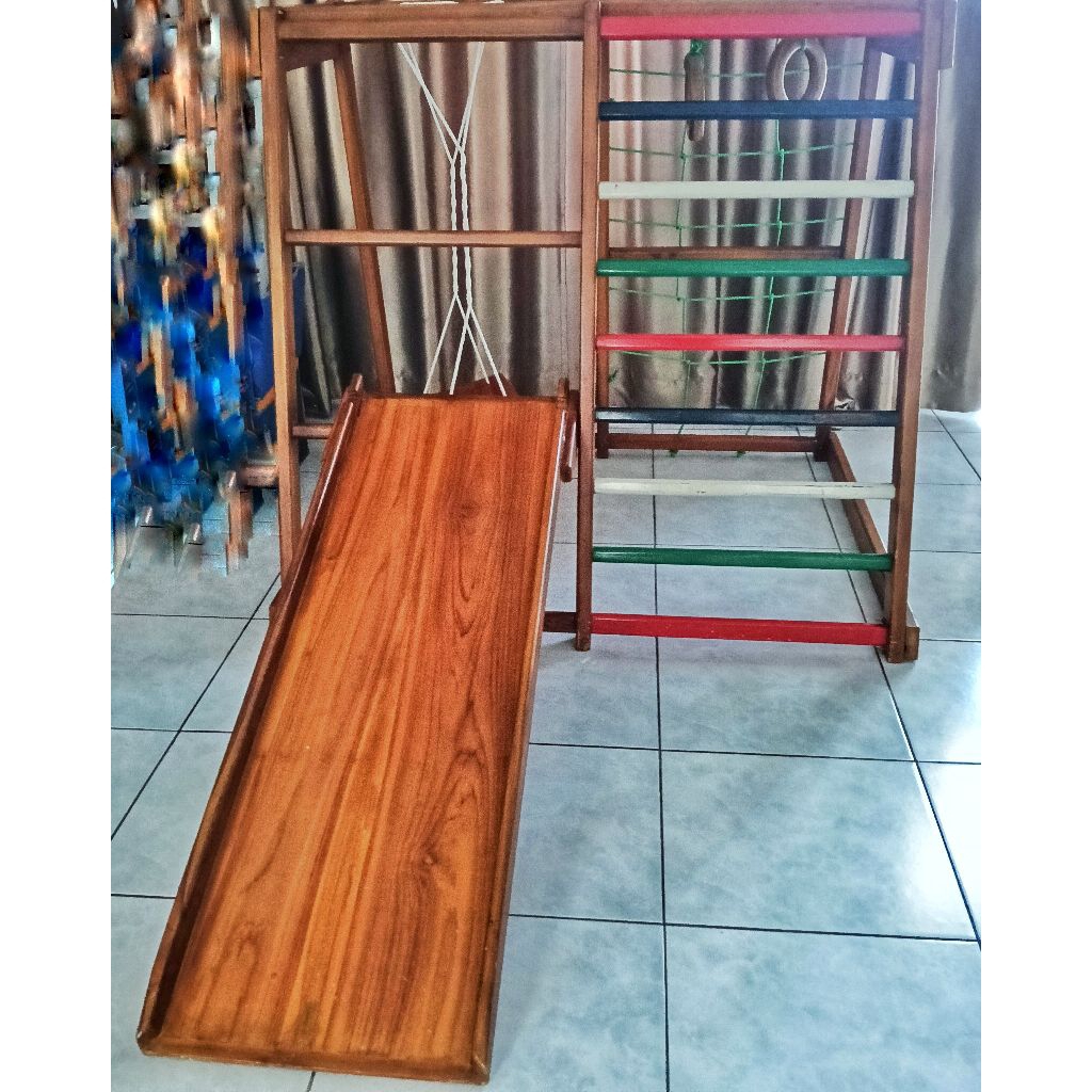 Brakiasi anak bahan kayu jati