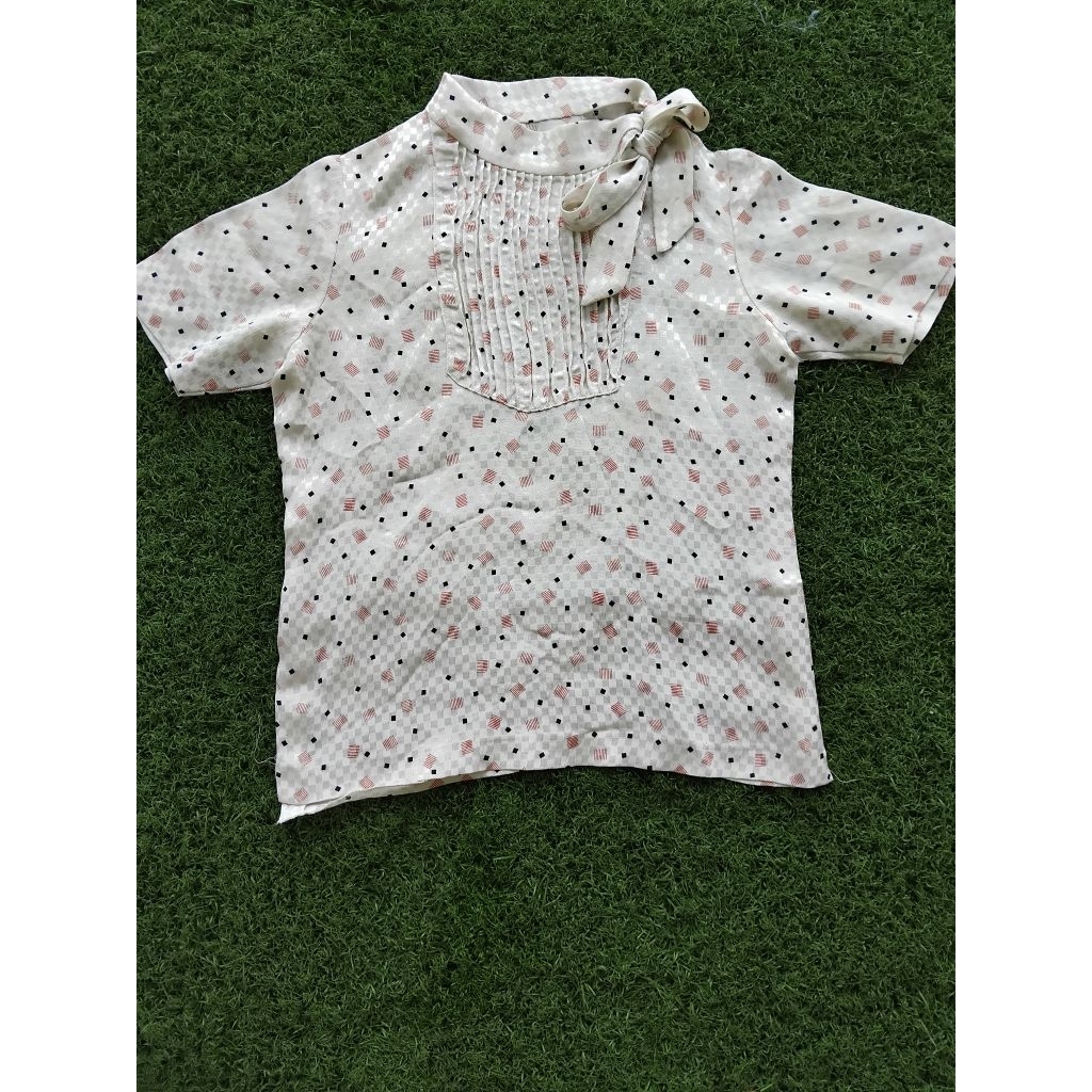 kemeja leher pita lengan pendek putih pl wanita