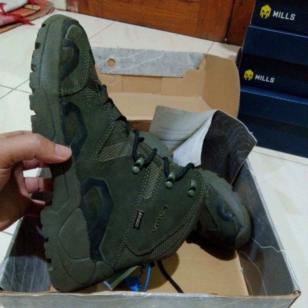 sepatu hiking lowa gearskin bnib