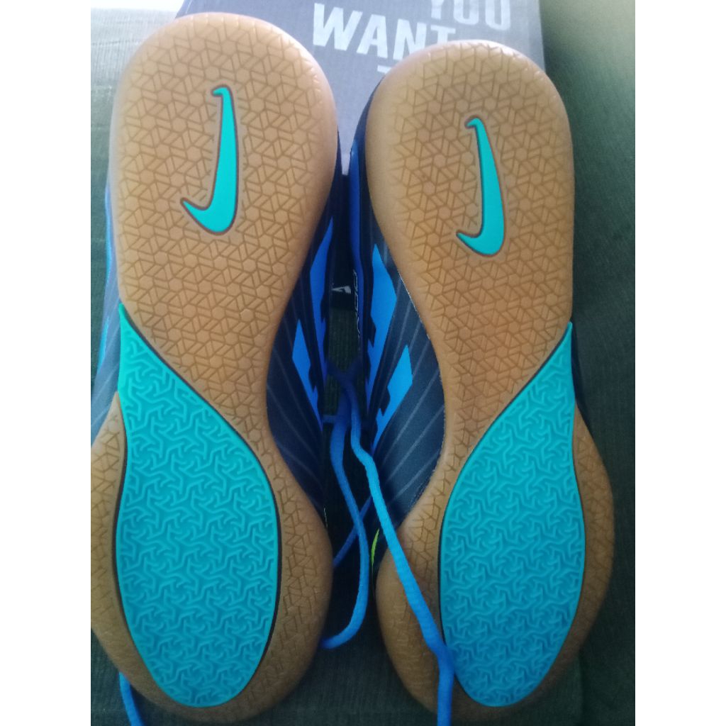 sepatu futsal Ogardo size 40