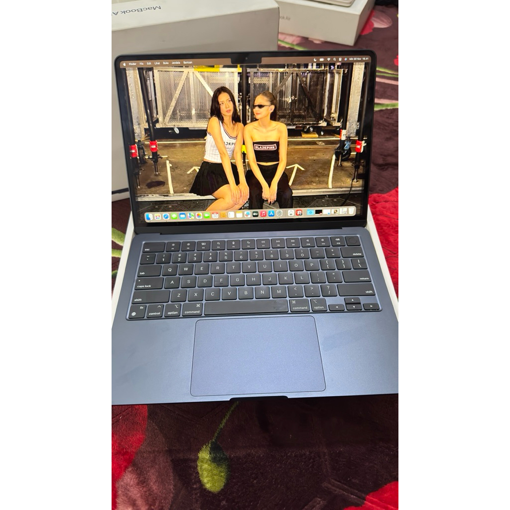 MacBook Air M2 13 inch 16gb / 256gb