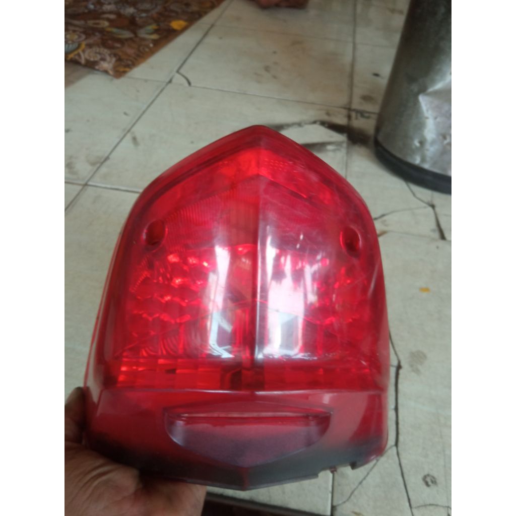lampu belakang tiger revo, original copotan