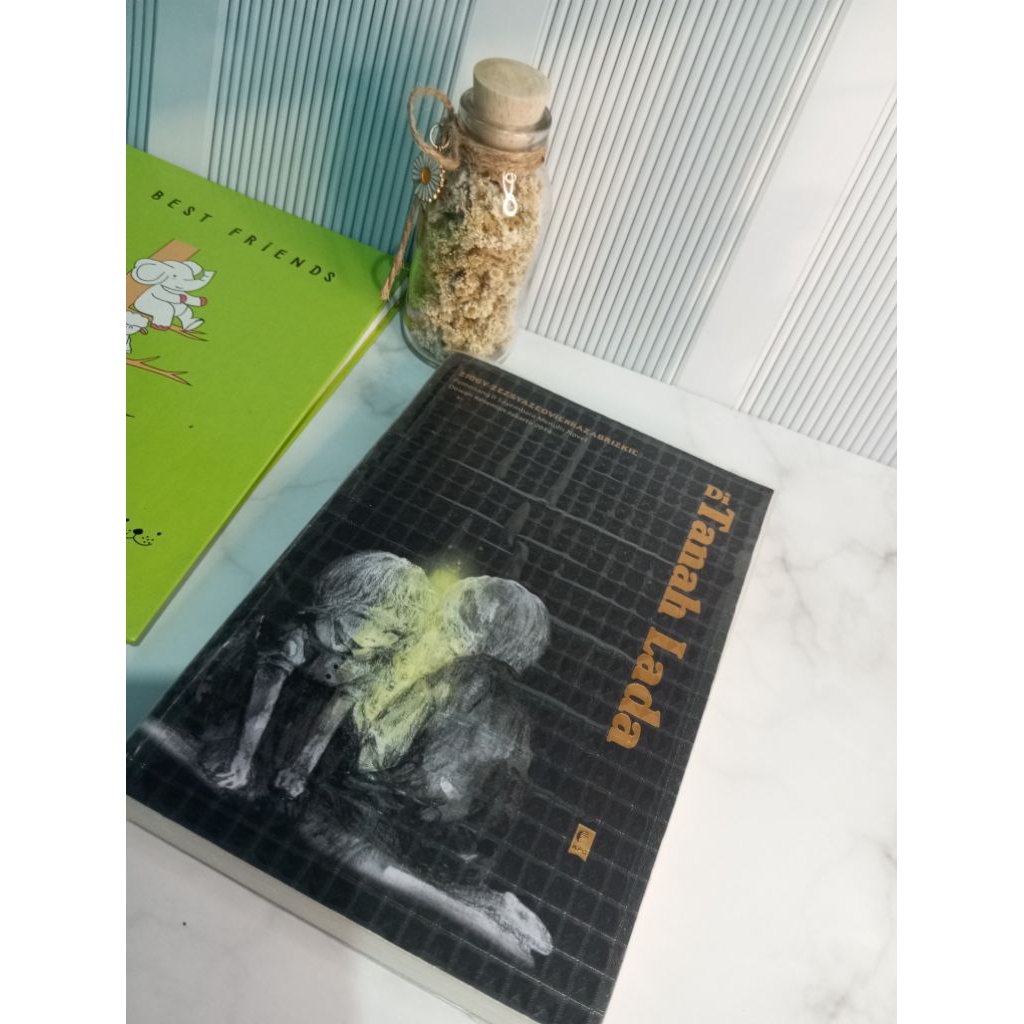 Preloved novel Di tanah Lada