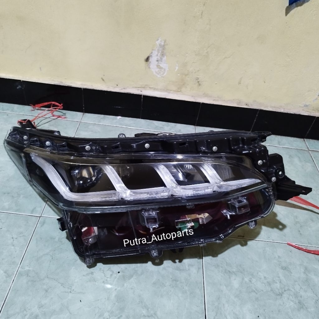 Headlamp Lampu Depan Toyota Fortuner Legender Original