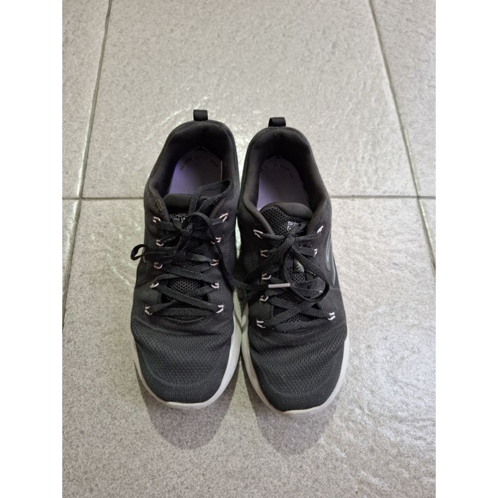 (Baca Deskripsi) Skechers GoRun Black