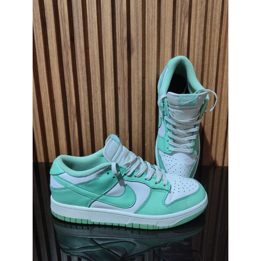 n*ke dunk green glow. size 44. gratis sepasang  kaos kaki. packing Box Kardus