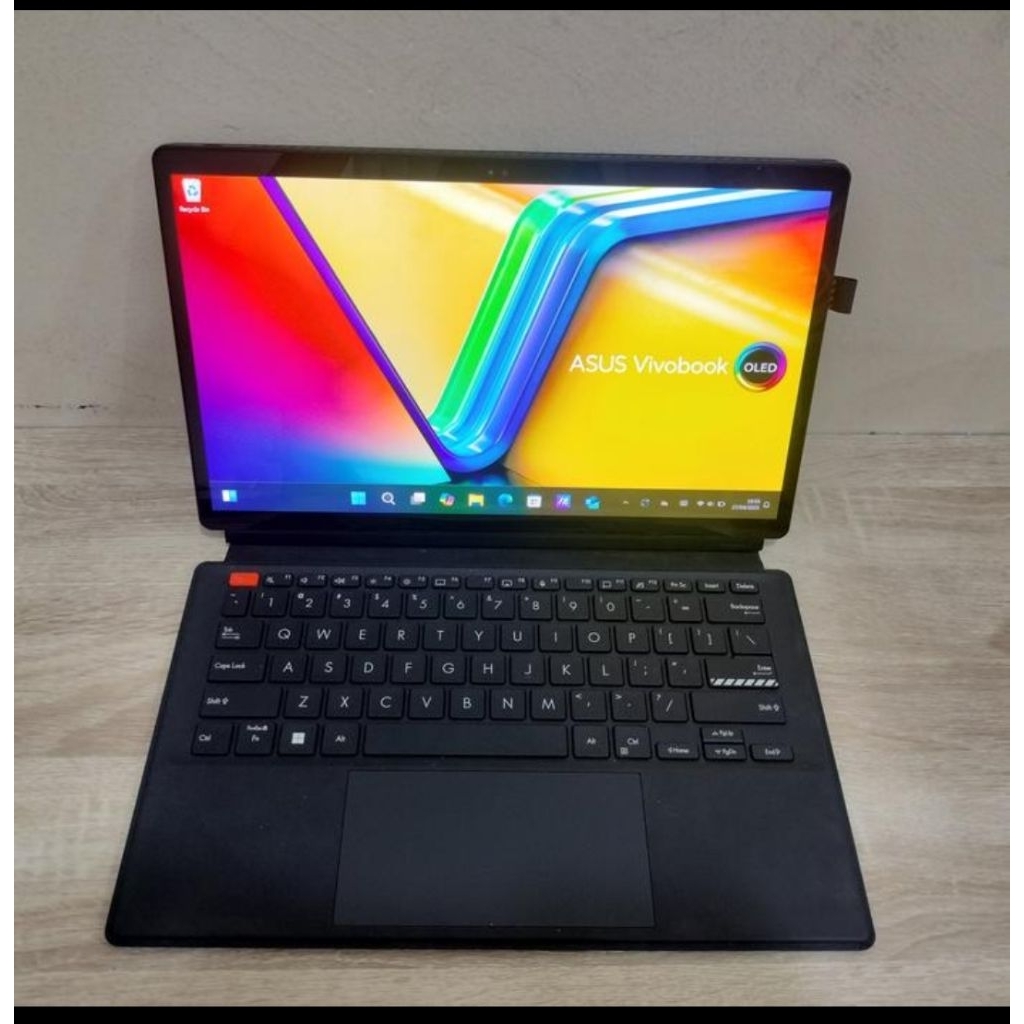 ASUS Vivobook 13 Slate OLED T3304GA second