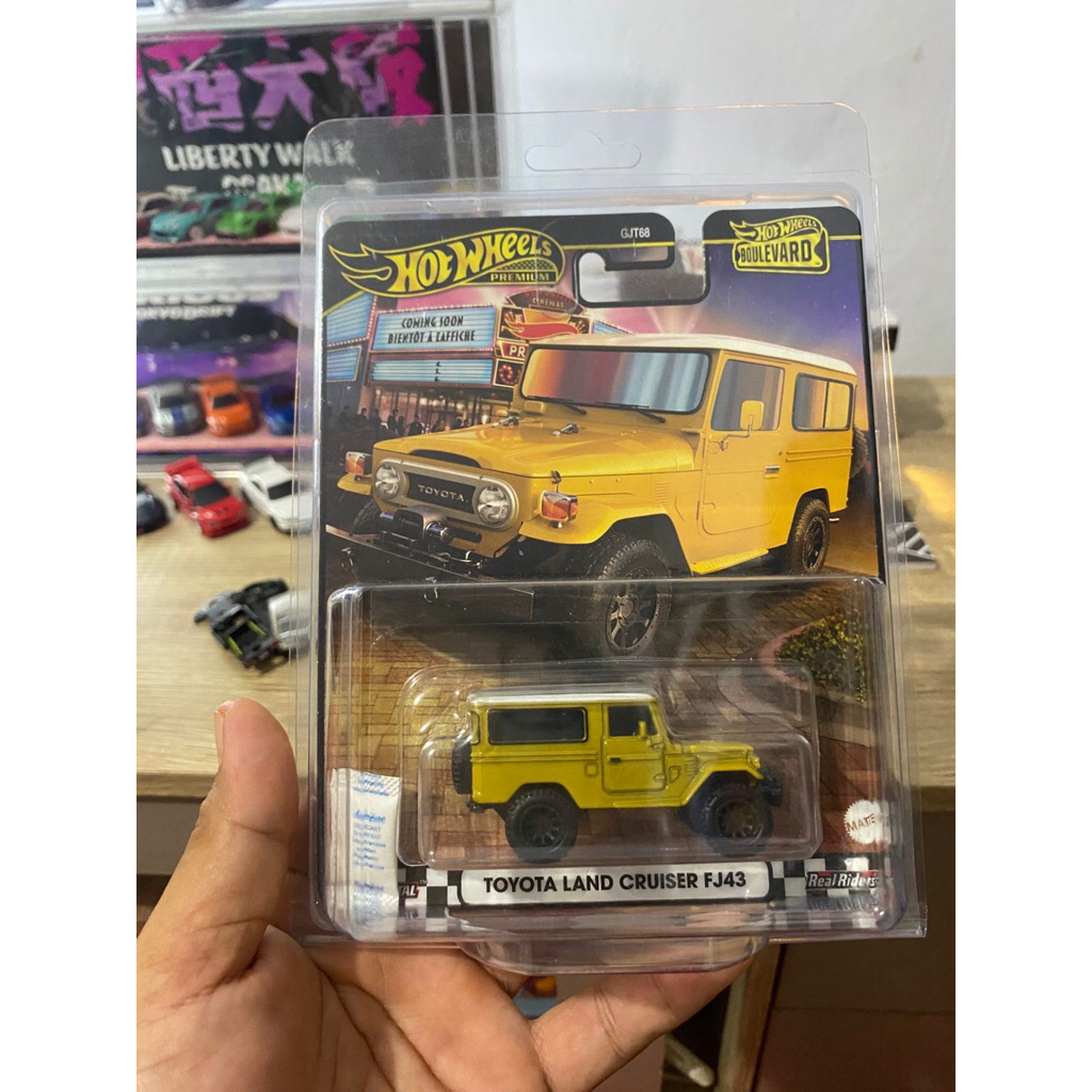 hot wheels premium toyota land cruiser fj43