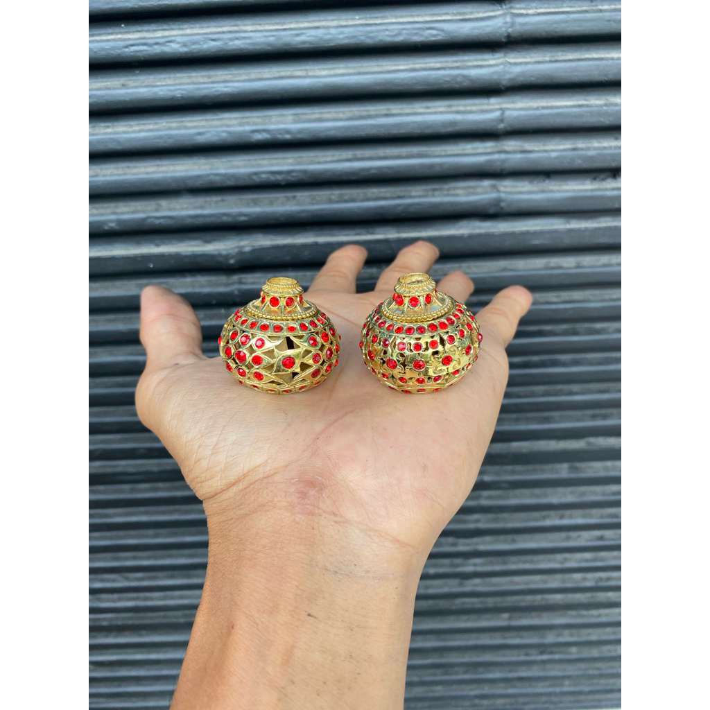 mendak selut solo batu permata merah warna gold