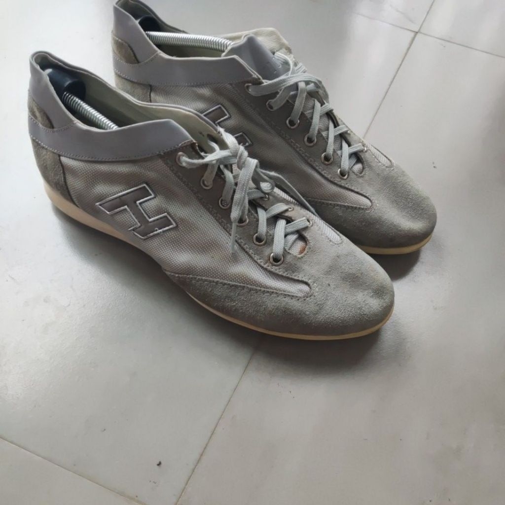 sepatu Hogan bekas zise 44 insole 28