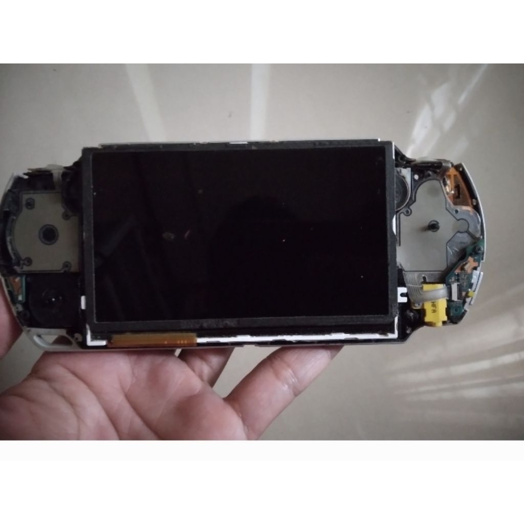 bahan psp seri 2000 tes mesin nyala ada suara khas psp