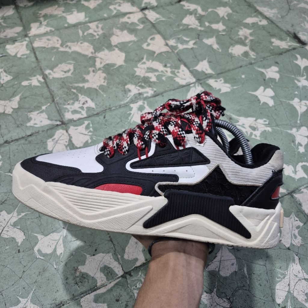 Sepatu Erke Star Slip-Resistant Pria(41)