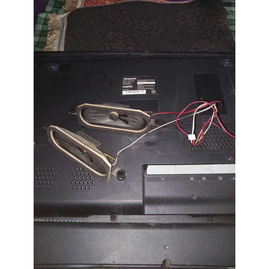 SPEAKER TV PANASONIC TH-40C304G BEKAS NORMAL