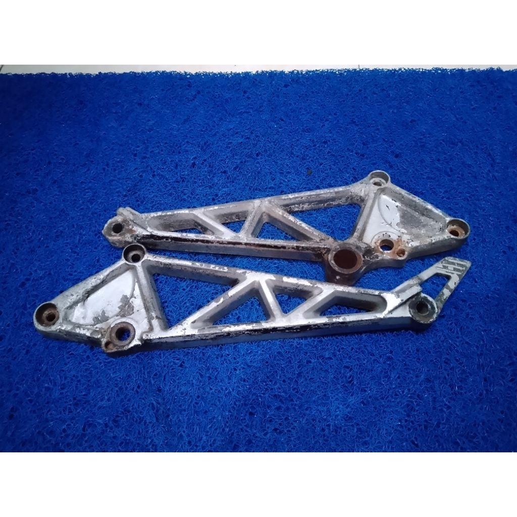 pijakan kaki barstep footstep postep Kawasaki Binter ar 125 ar 125 original