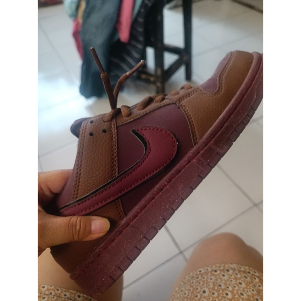 sepatu Nike SB Dunk Low Size 44 - second