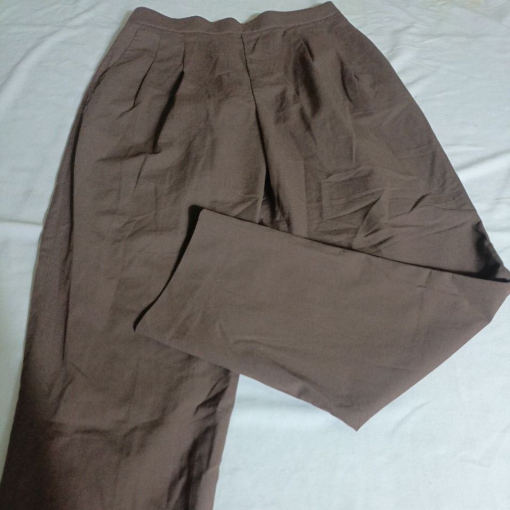 PRELOVED CELANA KERJA WANITA COKLAT
