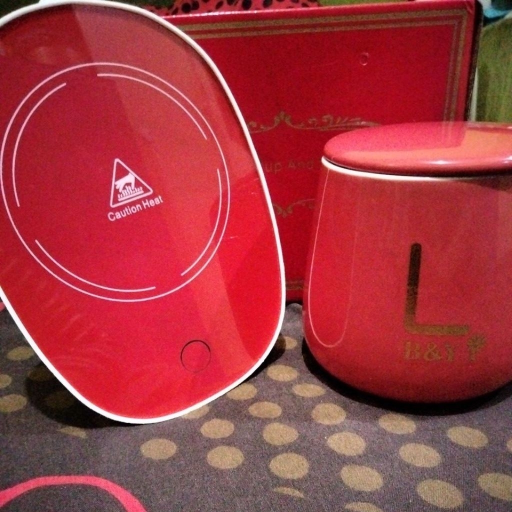 gelas kopi dan penghangat