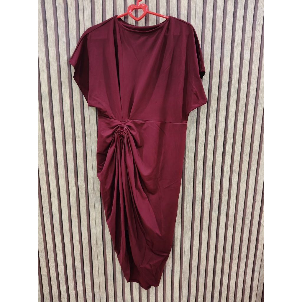 Dress pesta maroon