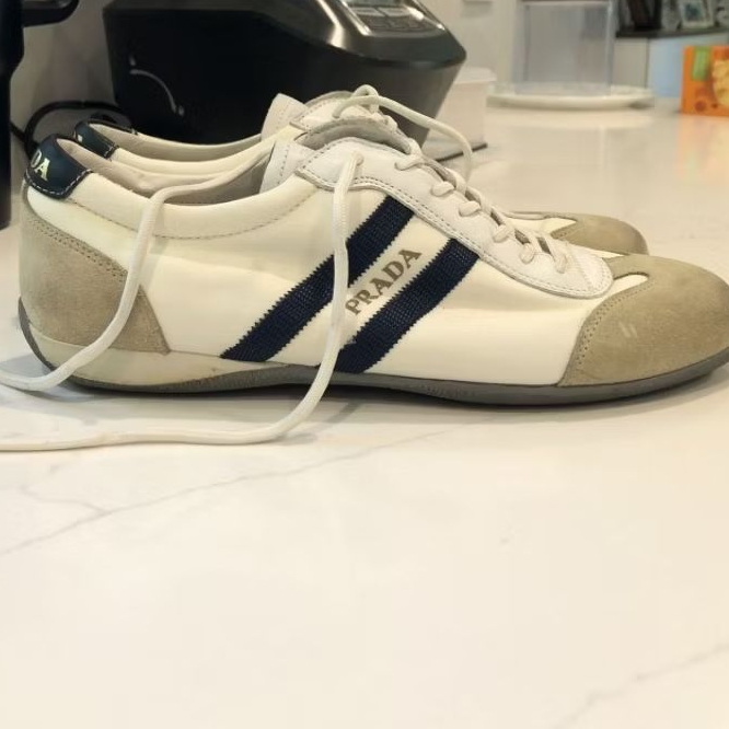 sepatu sneakers size 45 preloved