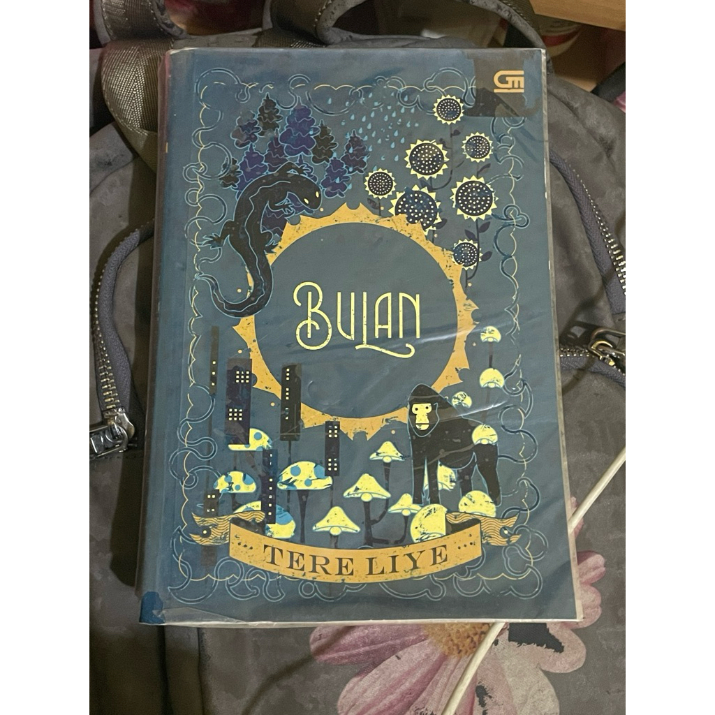 PRELOVED BULAN (bumi series) by Tere Liye