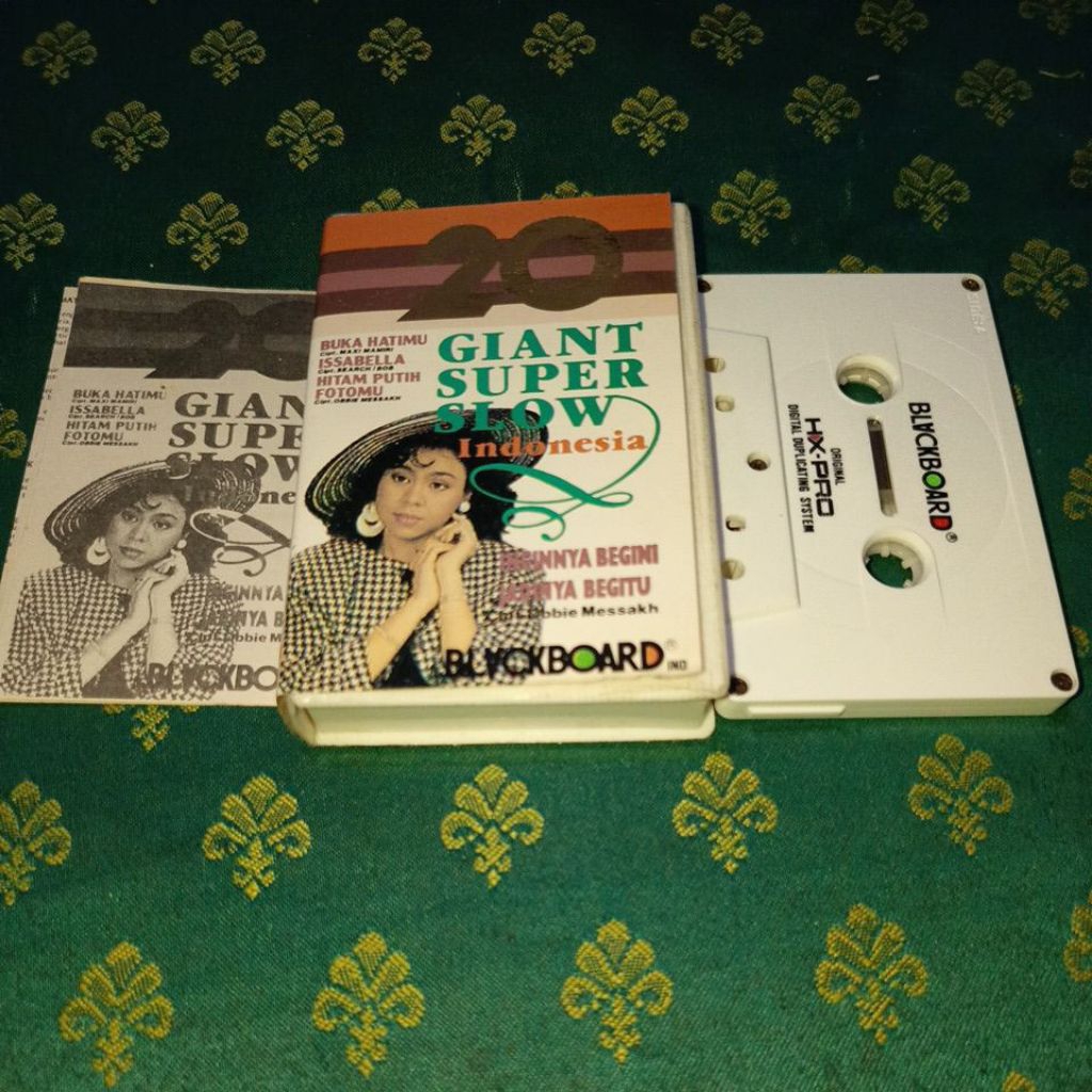 KASET 20 GIANT LOVE SONGS INDONESIA '89 RATIH PURWASIH RANO KARNO IIS SUGIANTO VARIOUS ARTIST