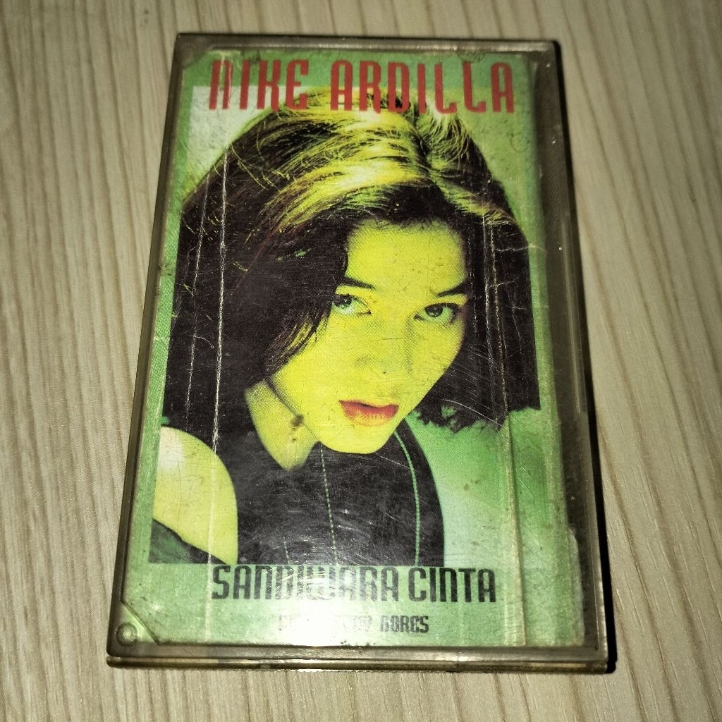 Kaset pita Nike Ardilla Sandiwara Cinta