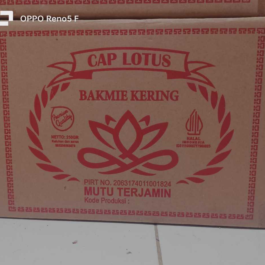 Mie Ayam Mie Pangsit Bakmie Kering Keriting Mentah Cap LOTUS per dus