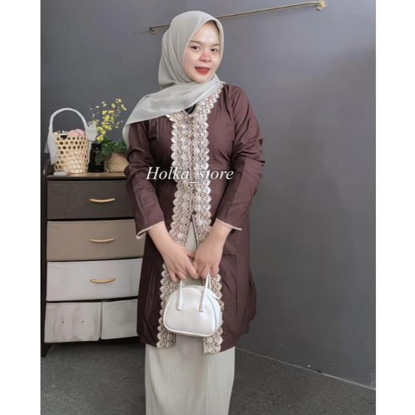 Aini Tunik Renda Pololinen Kancing Kerah V Bahan Pololinen Lingkar Dada 106cm Panjang 94cm Renda Ber