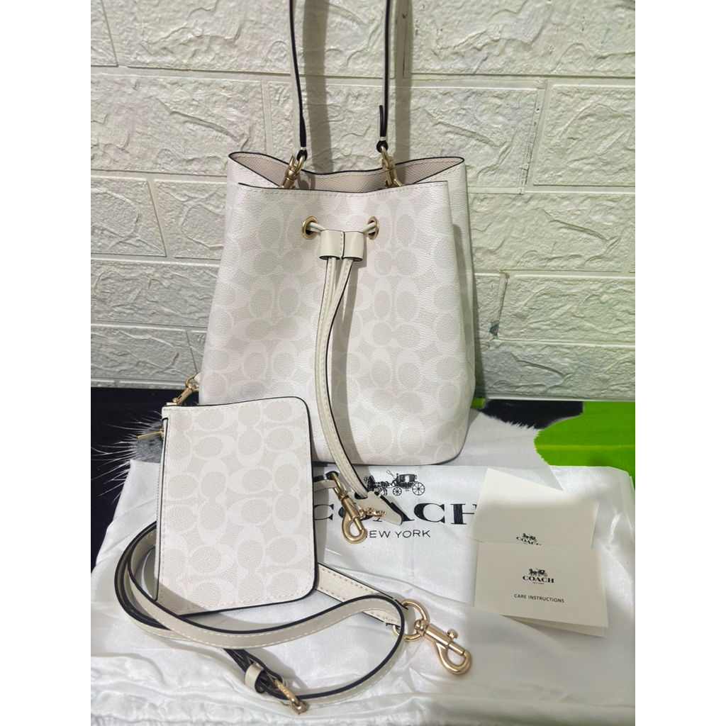 ROWAN BUCKET - WHITE - COACH - PRELOVED