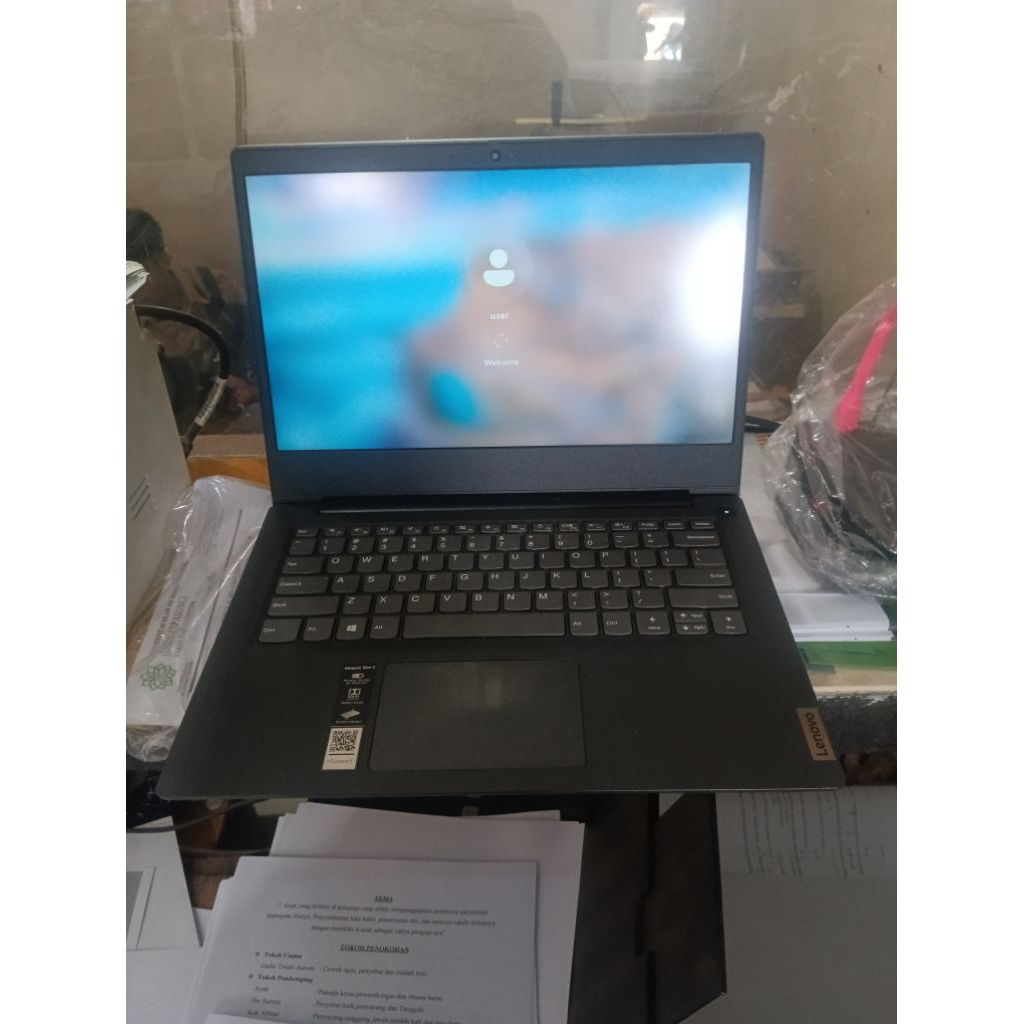 LAPTOP LENOVO IDEAPAD SLIM 3 AMD 3020E 4/256GB