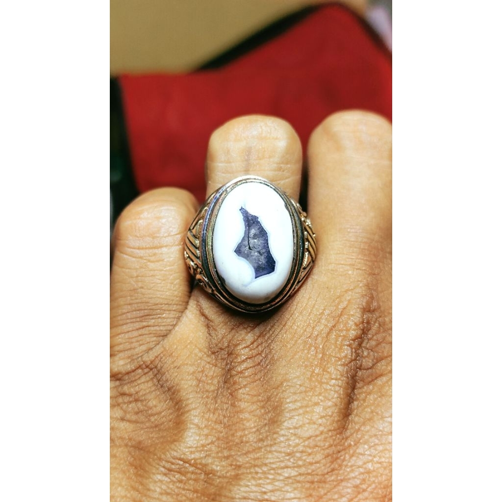 naturla batu combong unik