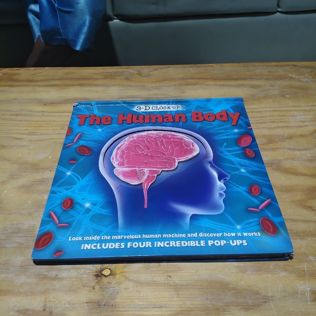Buku 3-D Close Up The Human Body