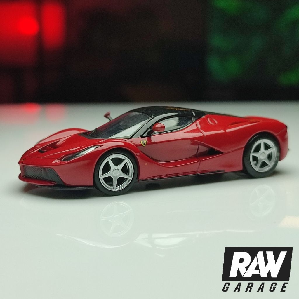 Kyosho 1:64 Ferrari Laferrari F150 Red